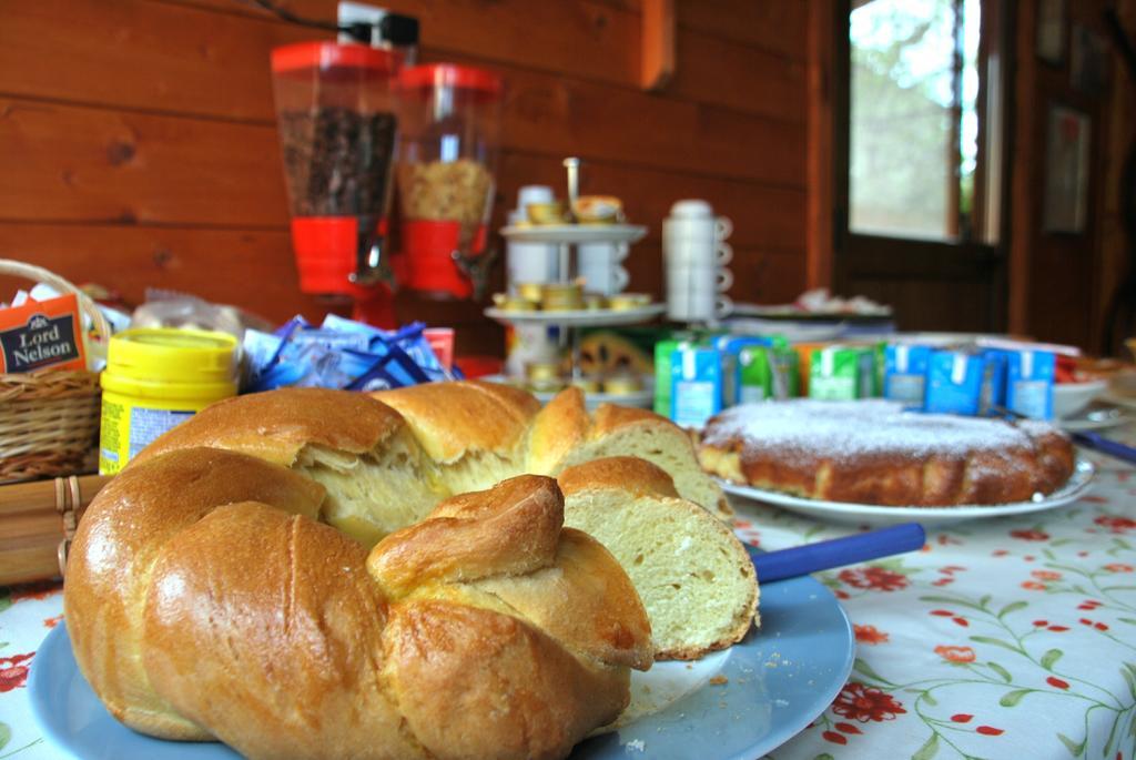 Bed And Breakfast Pieffe Frascineto Bagian luar foto