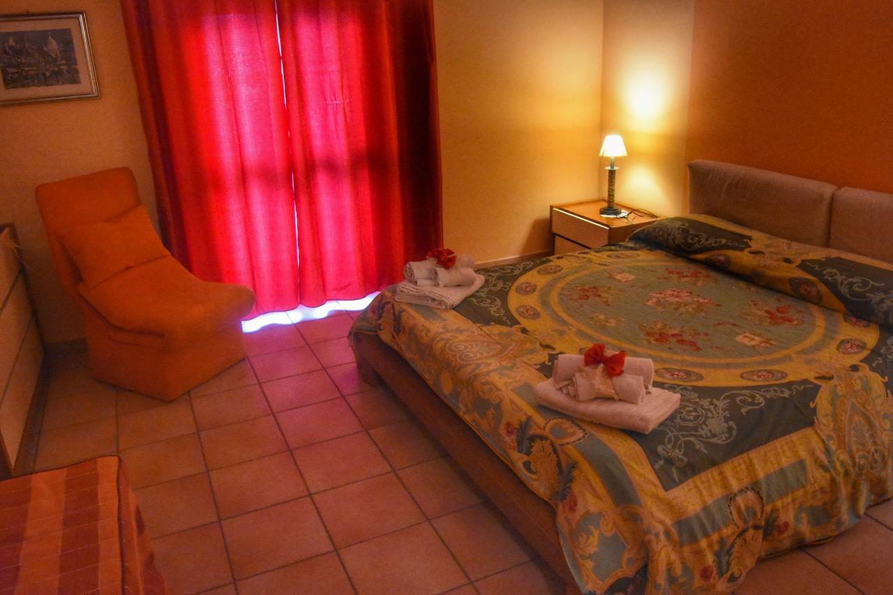 Bed And Breakfast Pieffe Frascineto Bagian luar foto