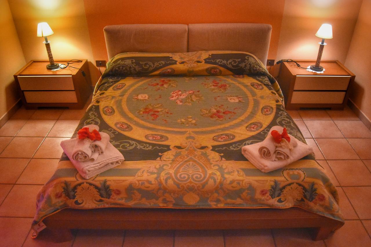 Bed And Breakfast Pieffe Frascineto Bagian luar foto