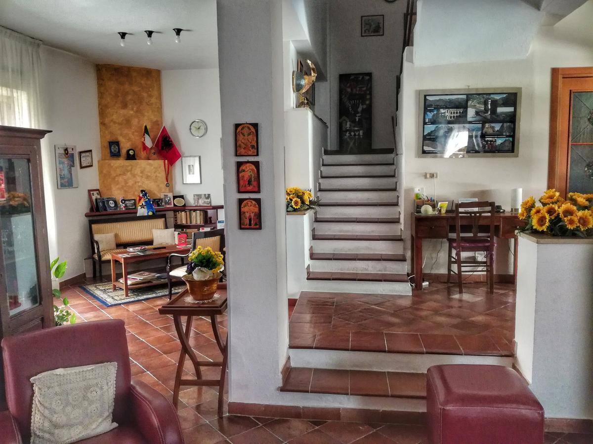 Bed And Breakfast Pieffe Frascineto Bagian luar foto